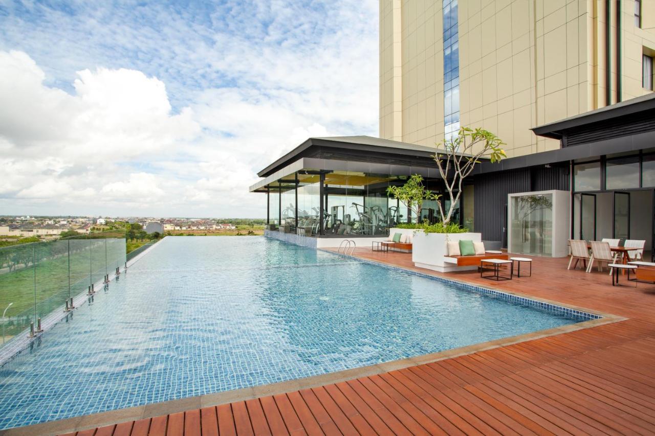 Wyndham Opi Hotel Палембанг Екстериор снимка