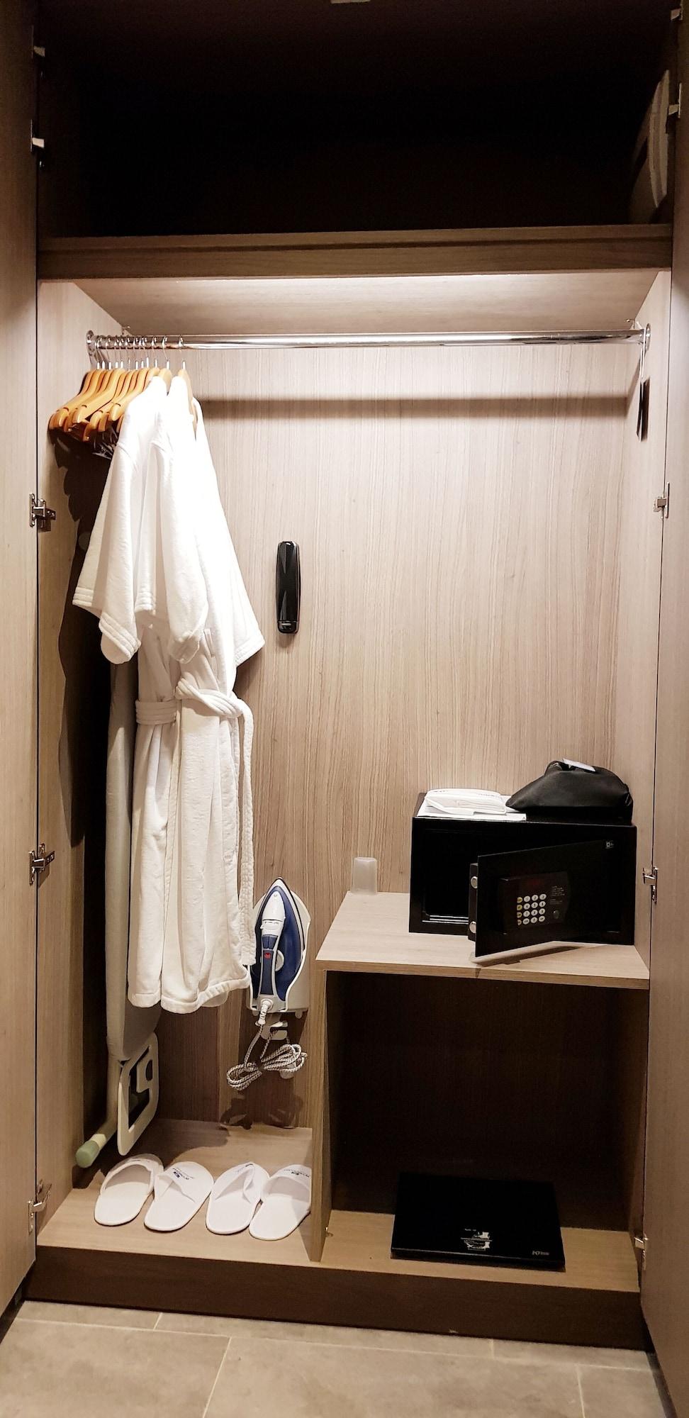 Wyndham Opi Hotel Палембанг Екстериор снимка